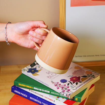 Taza de Cerámica Minimalista en Tonos Tierra - 300 ml